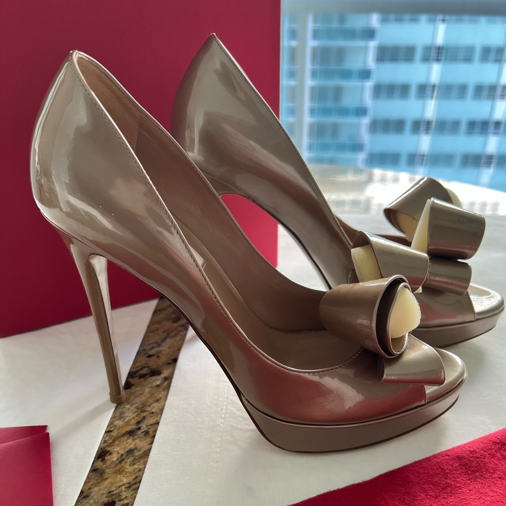 Never Worn Valentino Peep Toe Platform Heels